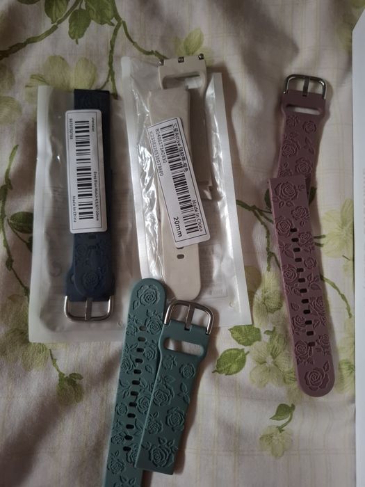 Продавам часовник Samsung wach 4