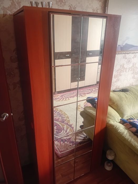 Продам шкаф в нормальном состояние