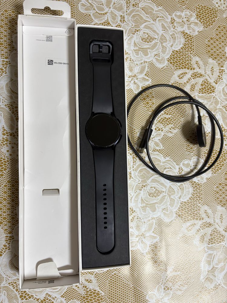 Часосник smart Samsung galaxy watcx 6 в перфекно състояние