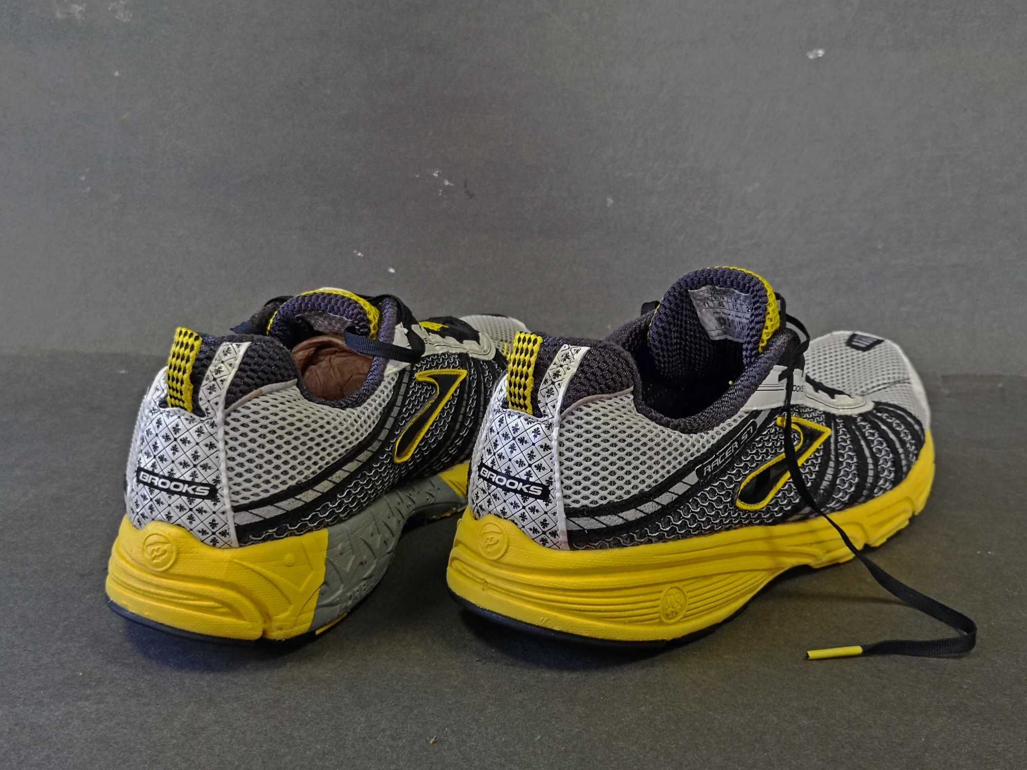 Adidasi  44 45 BROOKS RACER ST5 ghete alergare maraton Ca NOI