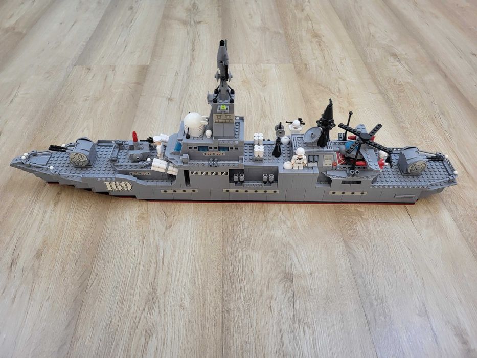 Военный корабль из лего (не плавает) размеры коробля [77/10]см