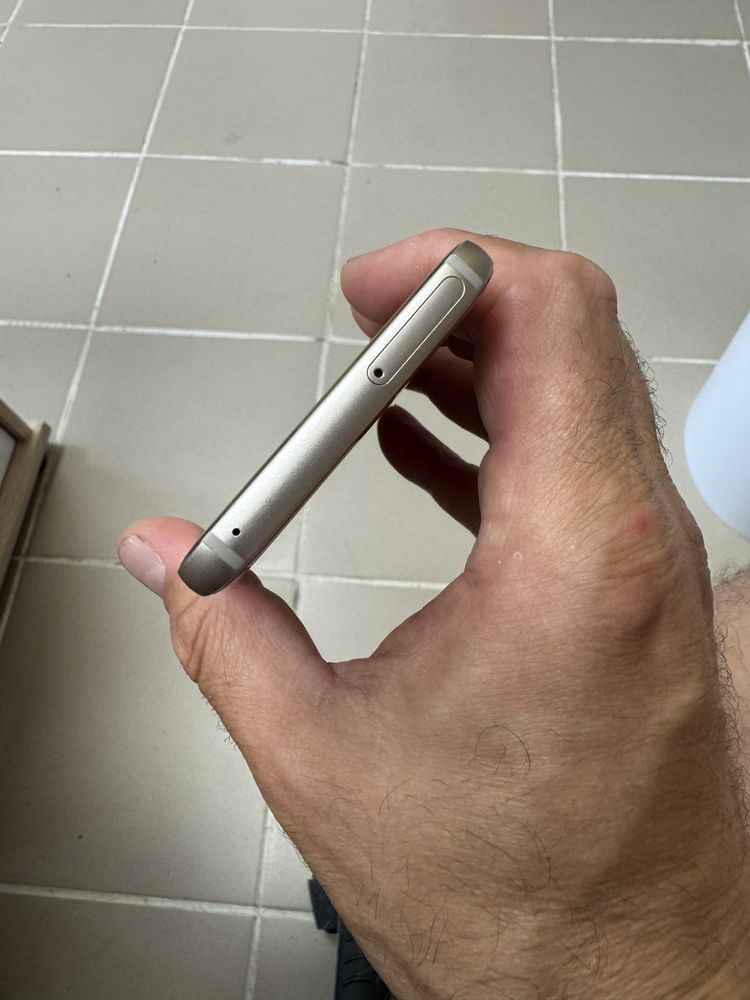 Samsung Galaxy A3 (2017) 16gb отличен