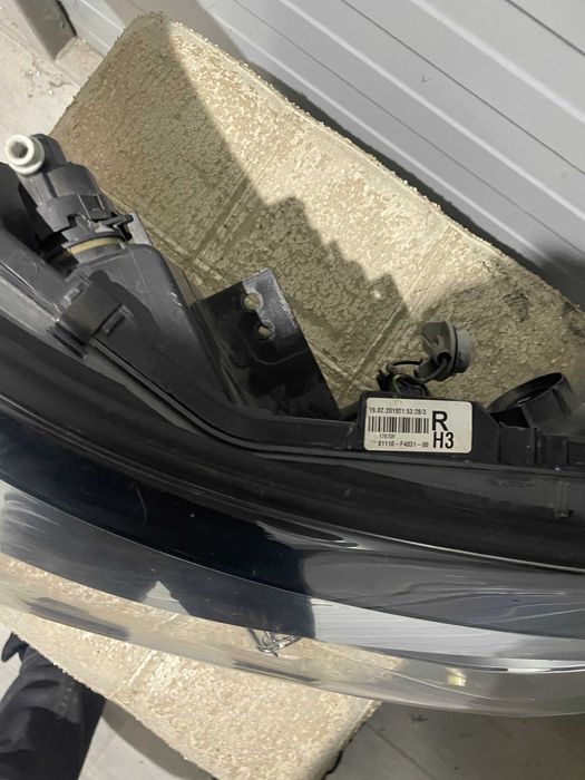 Far dreapta Toyota C-HR An 2016 2017 2018 cod 81110-F4031-00