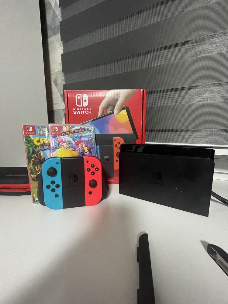 Продам nintendo switch oled