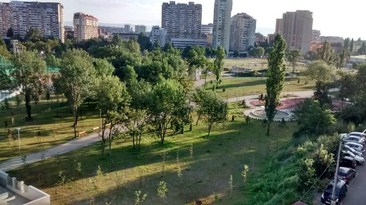 Многостаен мезонет, Руски Паметник на парк Възраждане