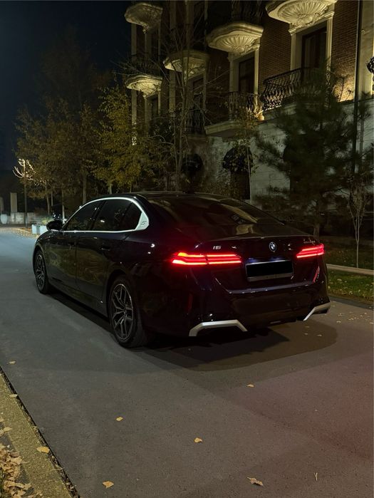 Bmw i5 40l 2025 yil