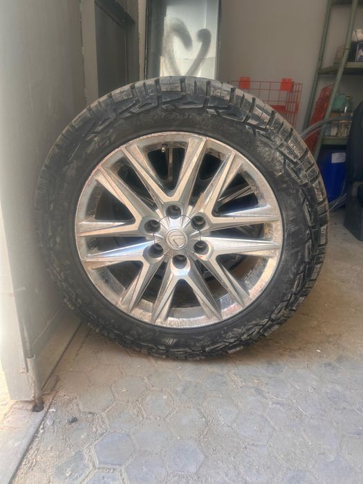 Покрышки новые (с титанками)