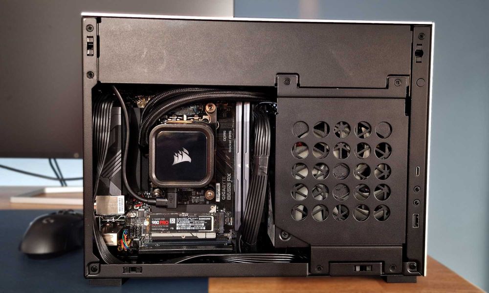 PC ITX Ryzen 7800x3D | Radeon RX 7900 GRE | 32GB DDR5 | 1TB | APA, 11L