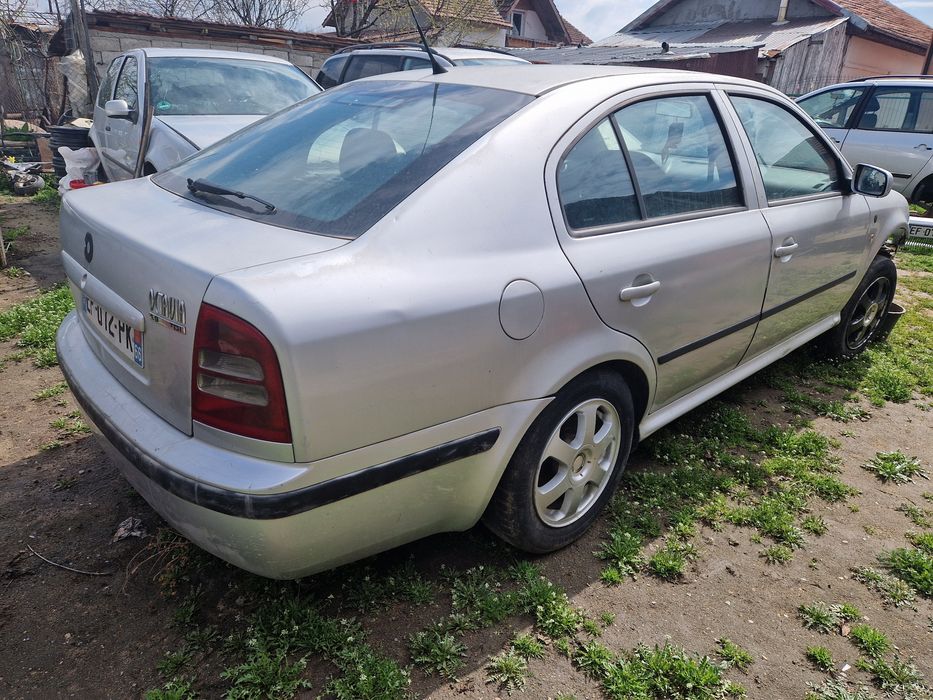 Dezmembrez skoda octavia