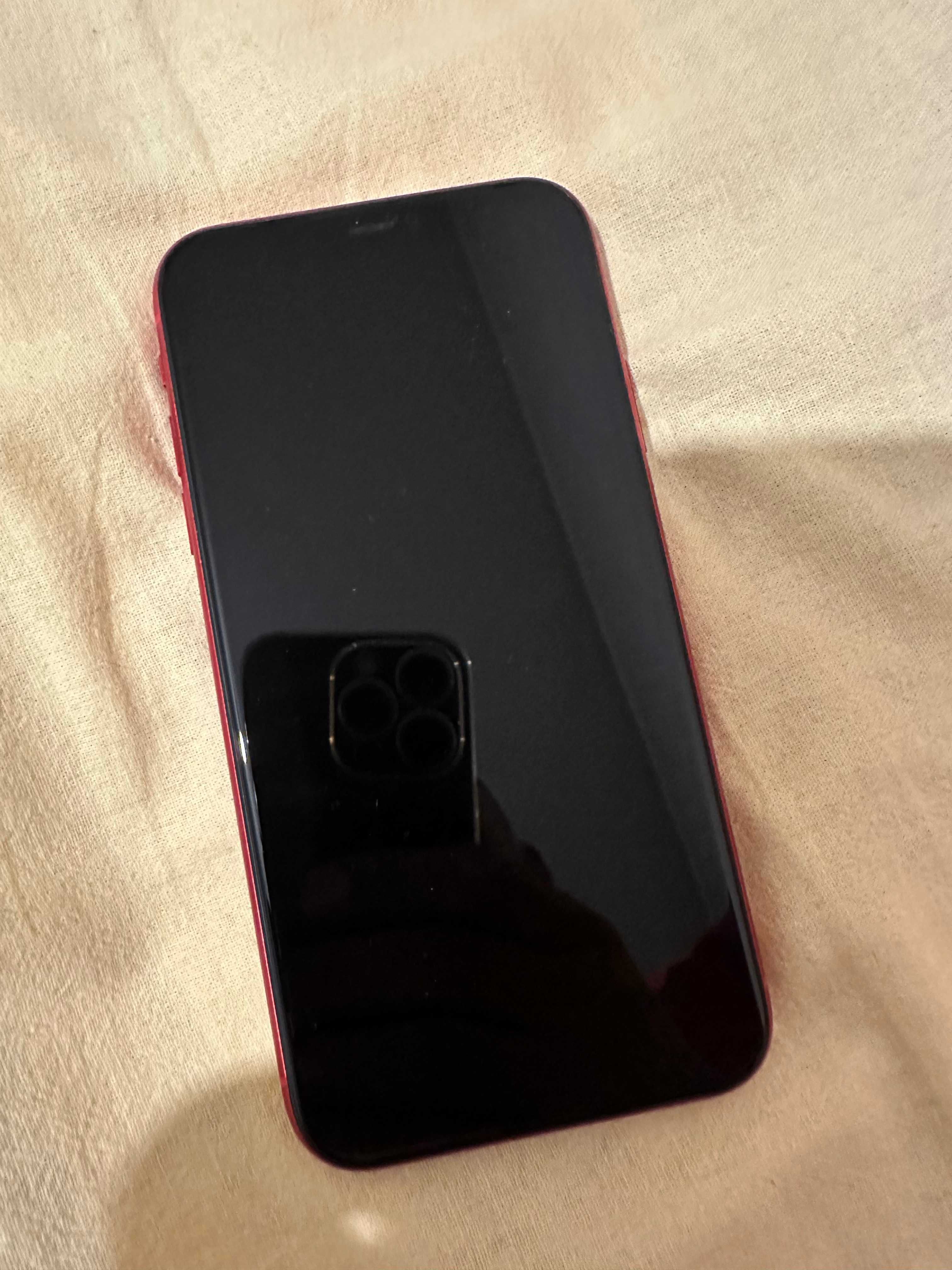 айфон 11 ,128 гг,като нов е телефона,червен !!!