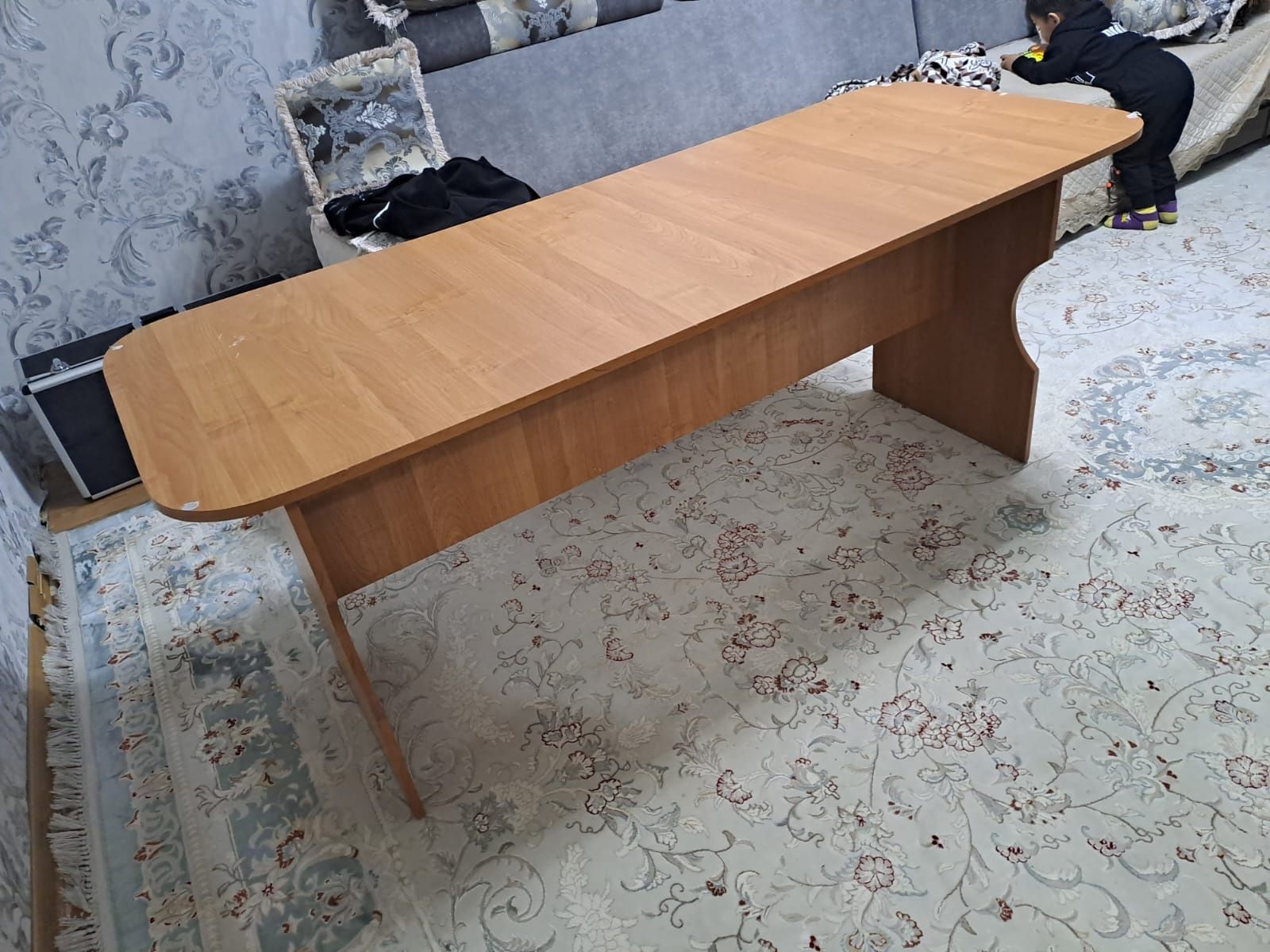 Продаётся Кухонный стол.
