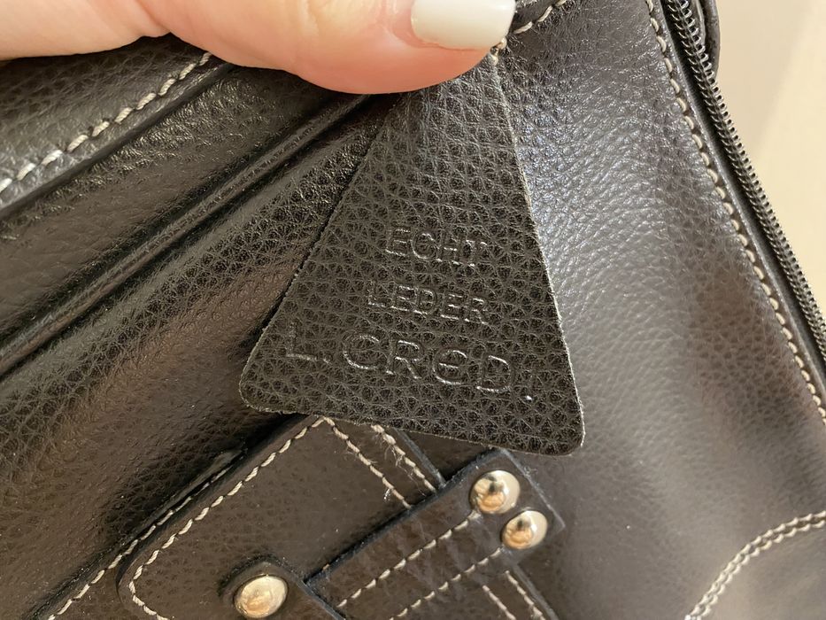 Vând geantă L.Credi