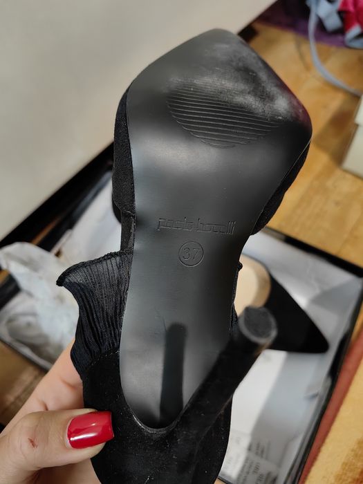 Елегантни обувки с тънък ток