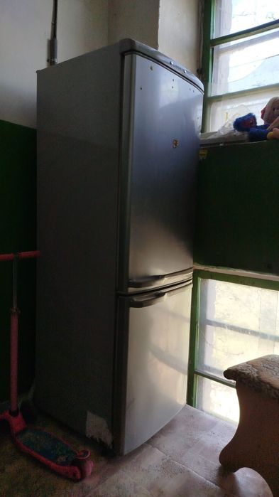 Холодильник Samsung