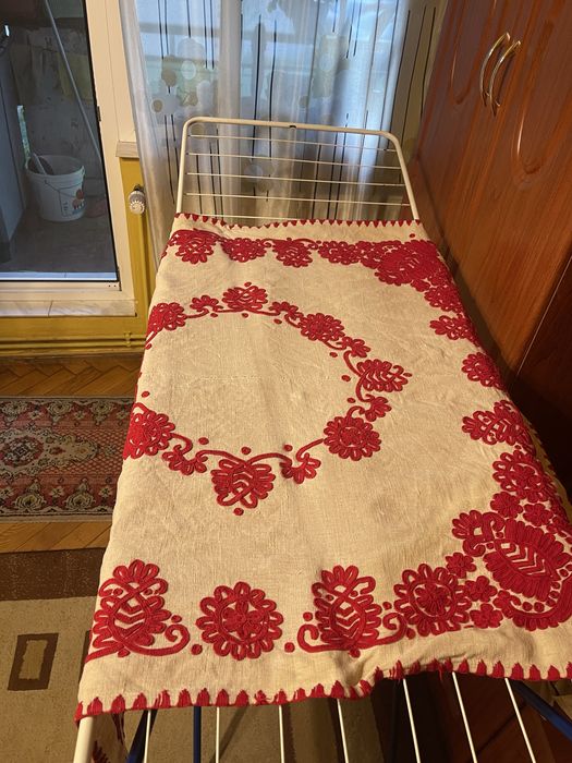 cusaturi pe panza brodate manual