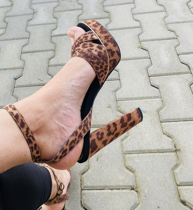 Sandale animal print marime 36