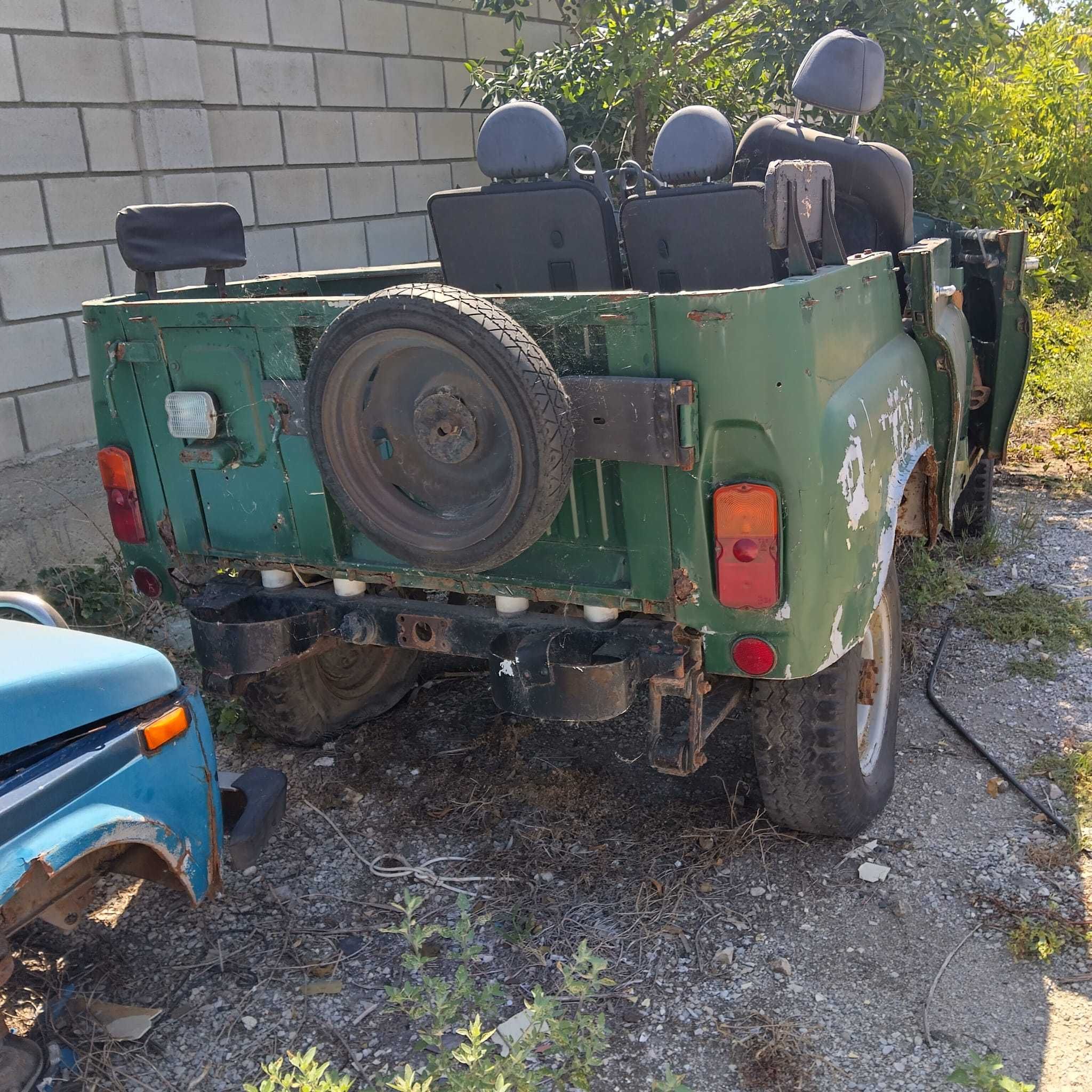 реквизитен руски джип уаз в неизправност, uaz