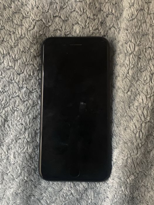 продам Iphone SE 2