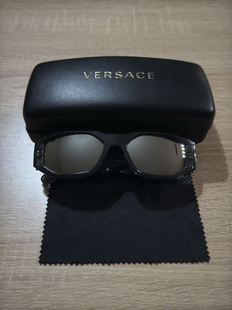 Versace Medusa