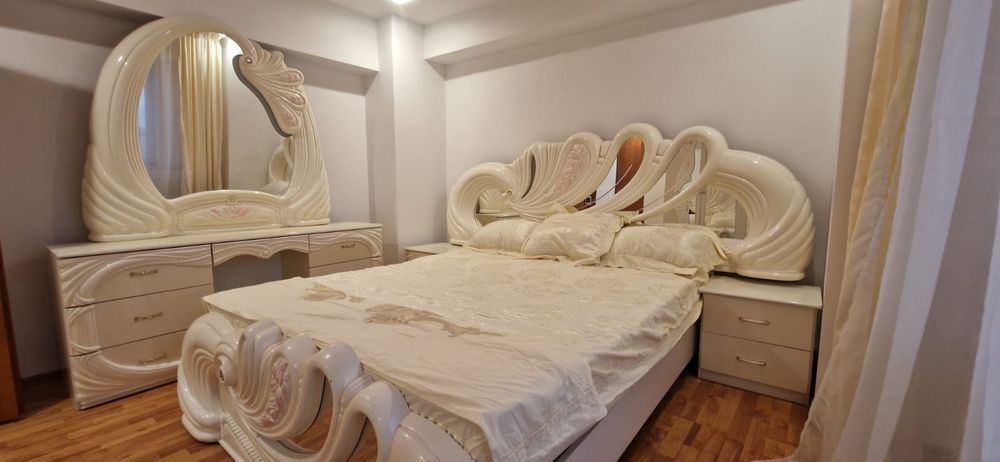Apartament cu 3 camere mobilat complet de inchiriat