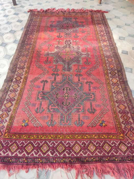 Ковёр (кілем) қолдан тоқылған