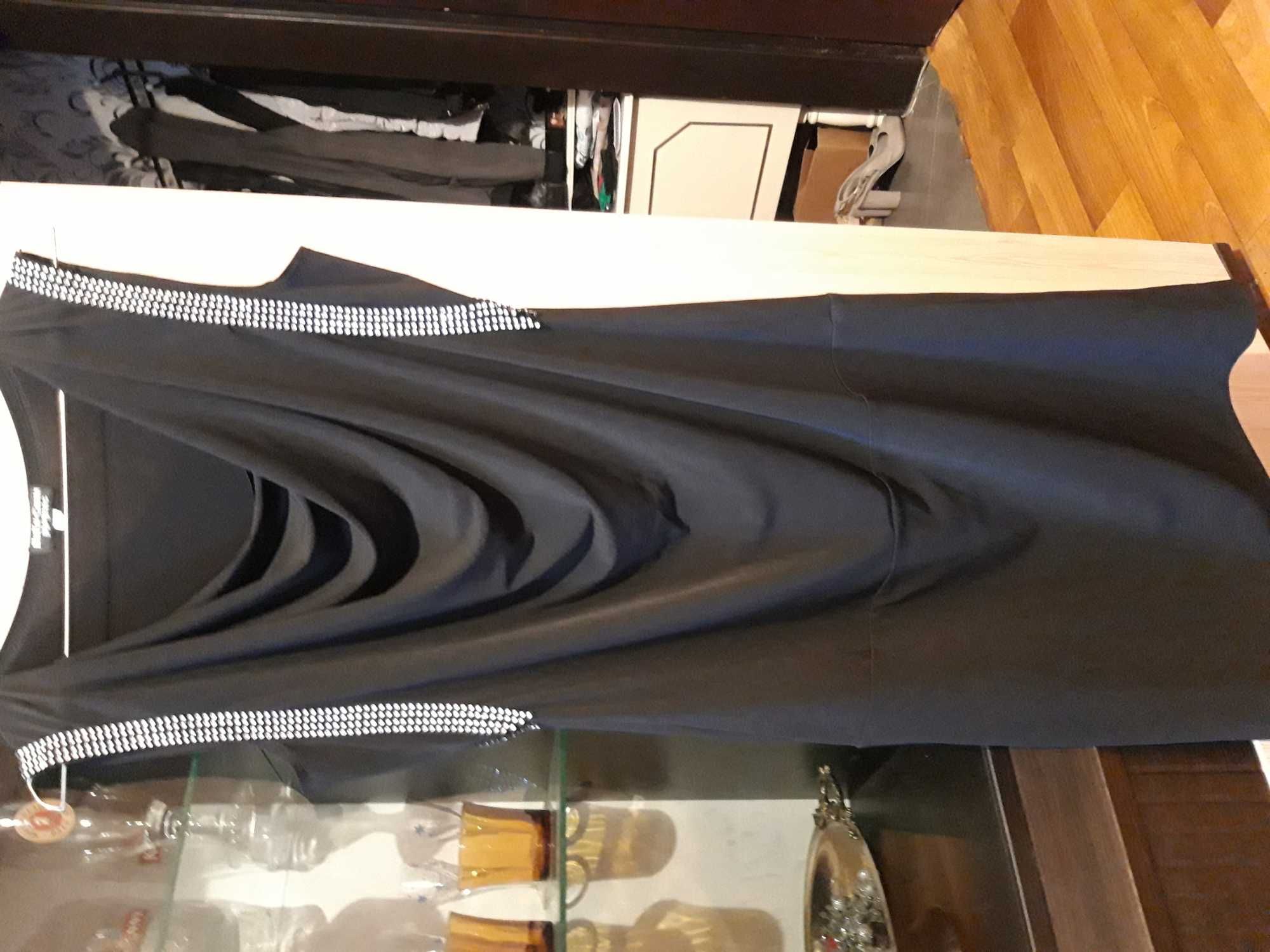 Дамски изискан парфюм с подарък черна рокля