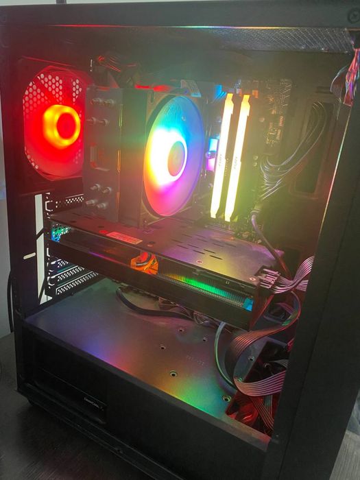 Kompyuter sotiladi 800$