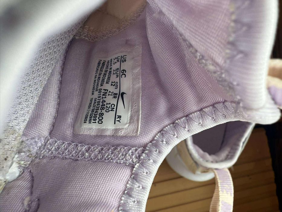 Nike маратонки за момиче 22