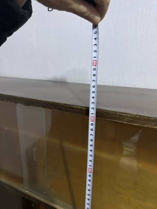 Салонен буфет със стакла и врати