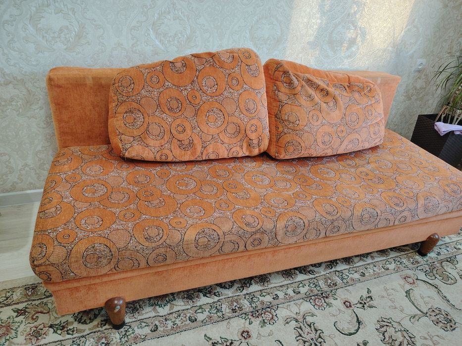 Продам диван тахта