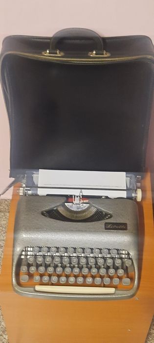 Mașină de scris Libelle 1960 impecabilă