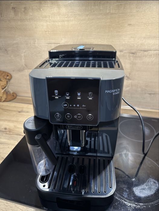 Кофемашина Delonghi Magnifica Start
