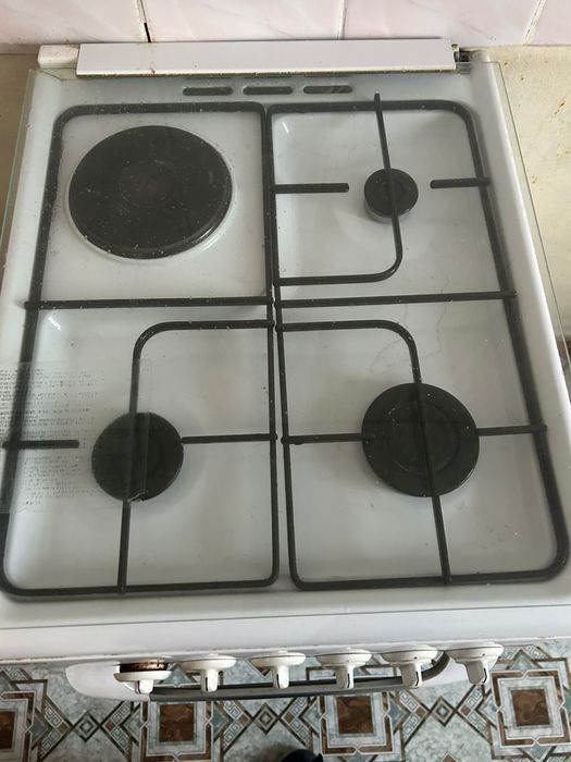 Плита газовая в хорошем состоянии