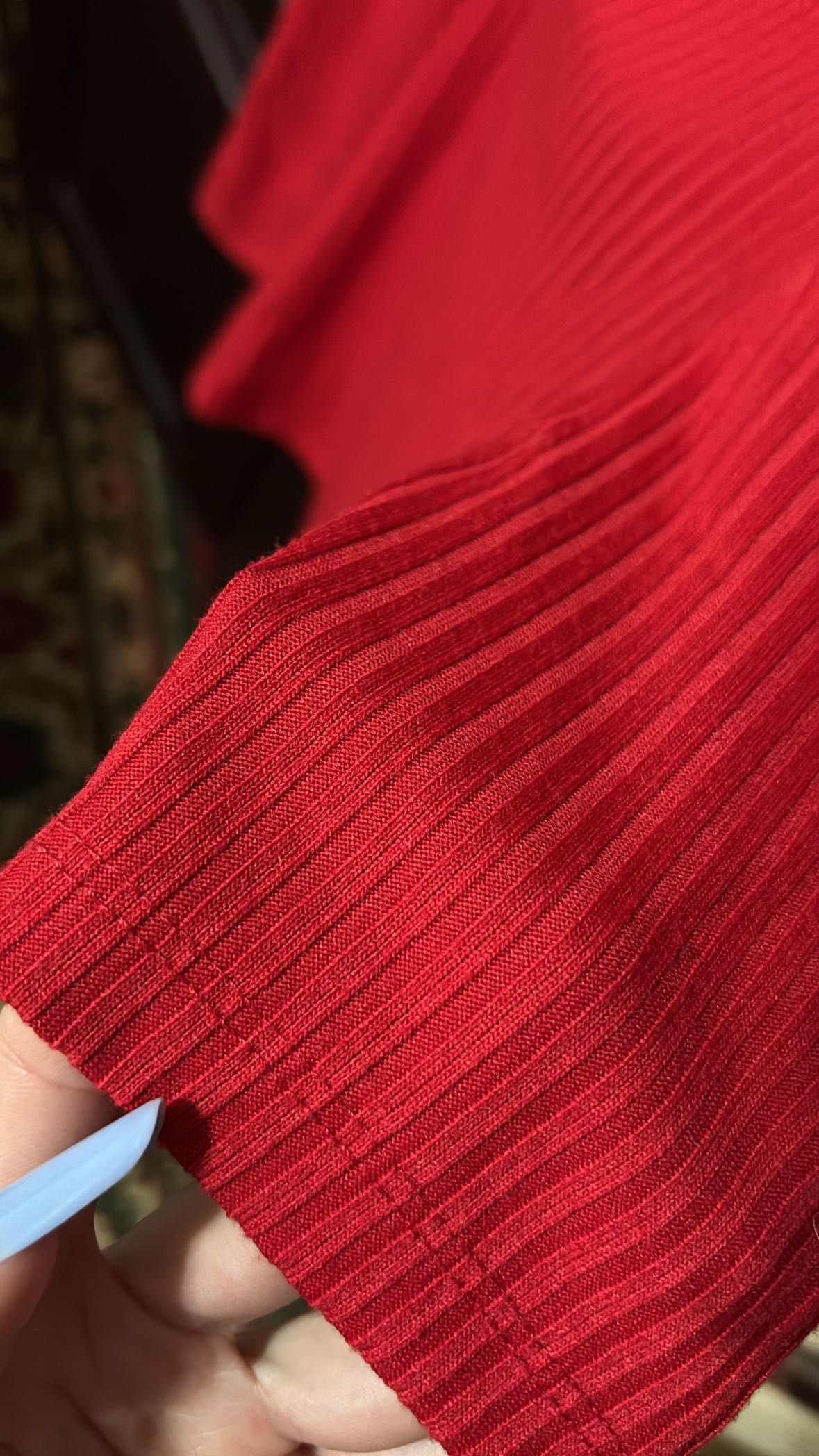 Красная футболка RED TAG