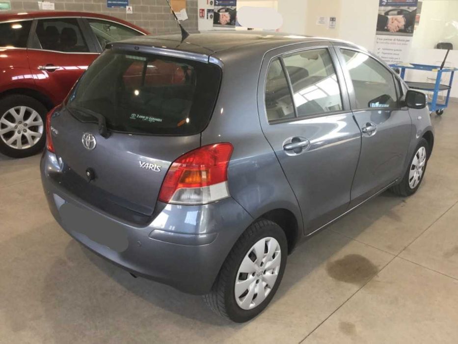 Dezmemrari Toyota Yaris 1.3 benzina