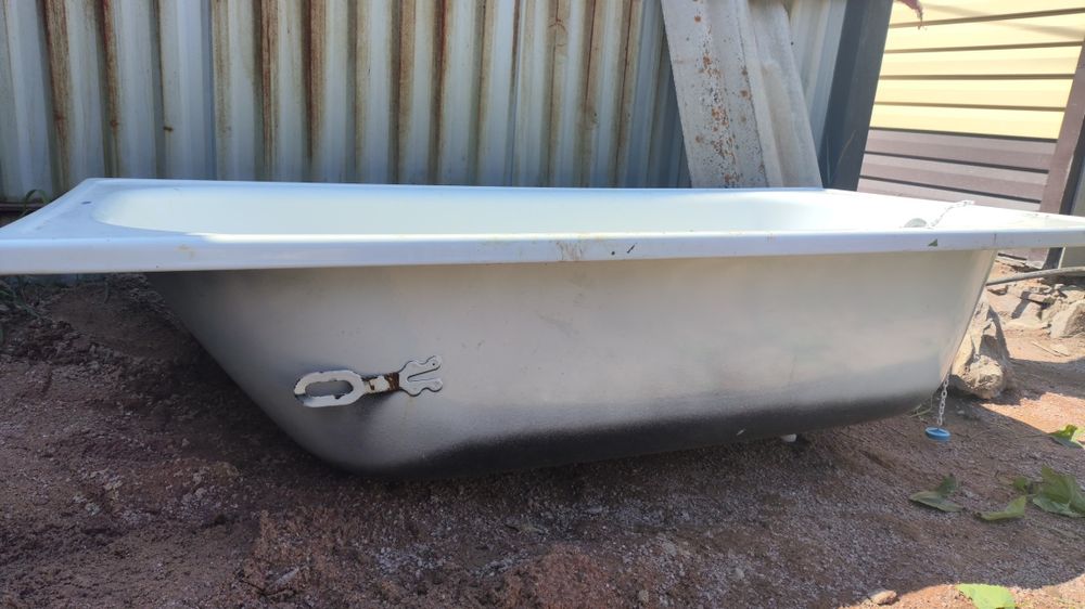 Продаю ванну железную