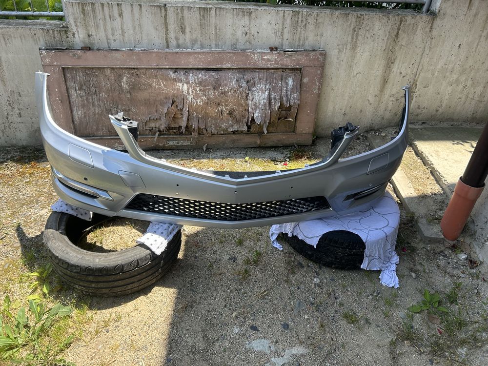 Предна броня за w204