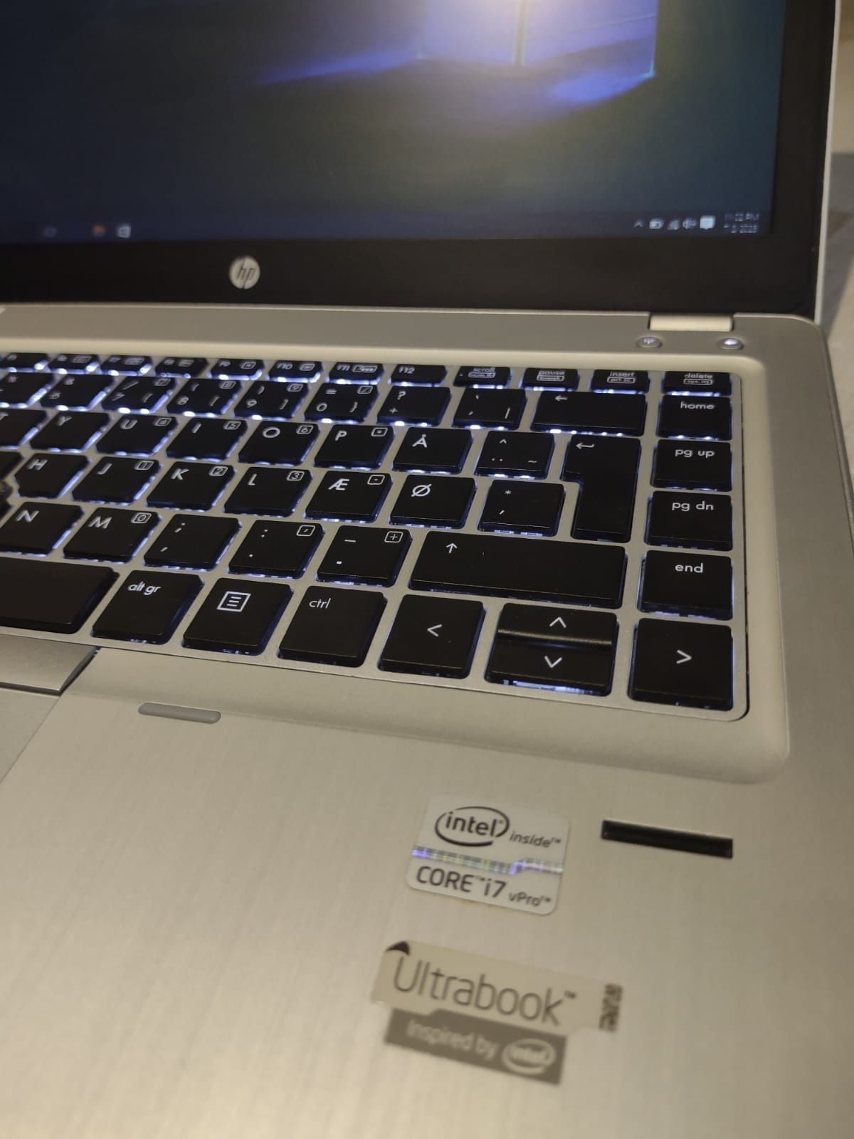 HP Folio i7,8gb,ssd,stare f buna