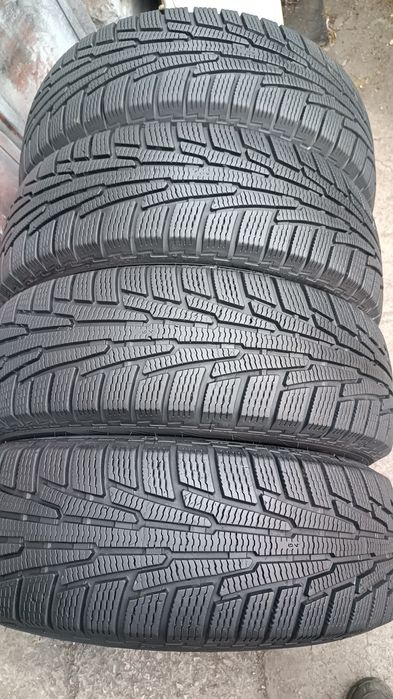 225/65/17 Nokian