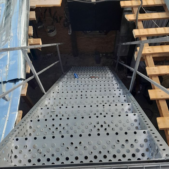 Scări metalice galvanizate la orice demisiune asiguram transport ori u