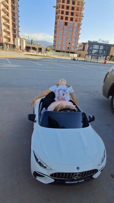 Детска електрическа кола