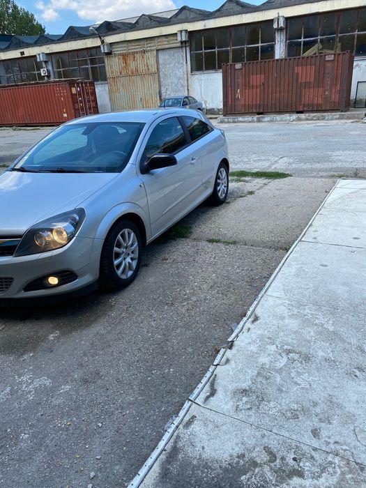 Vând Opel Astra GTC 1.6 Benzina 5000 lei