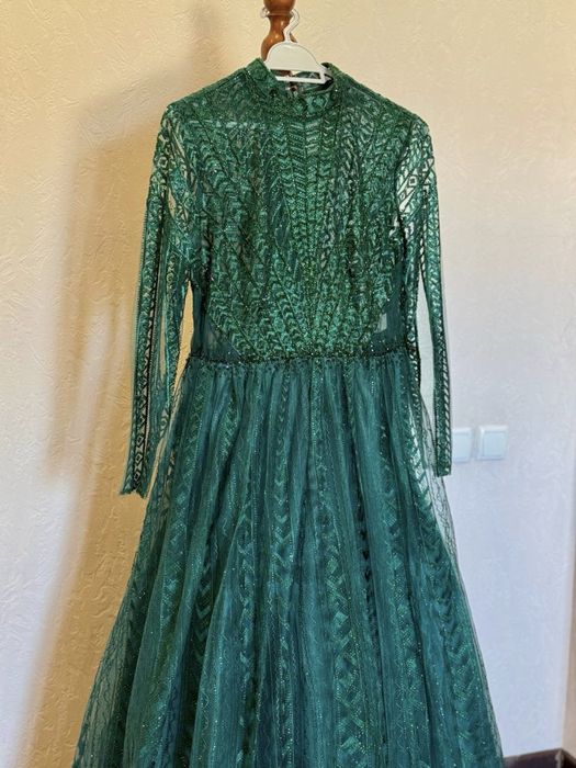 Продам новое вечернее платье ручной работы, производство Дубай.