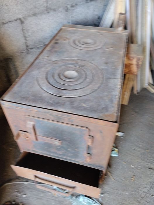 Печь на твердом топливе железный