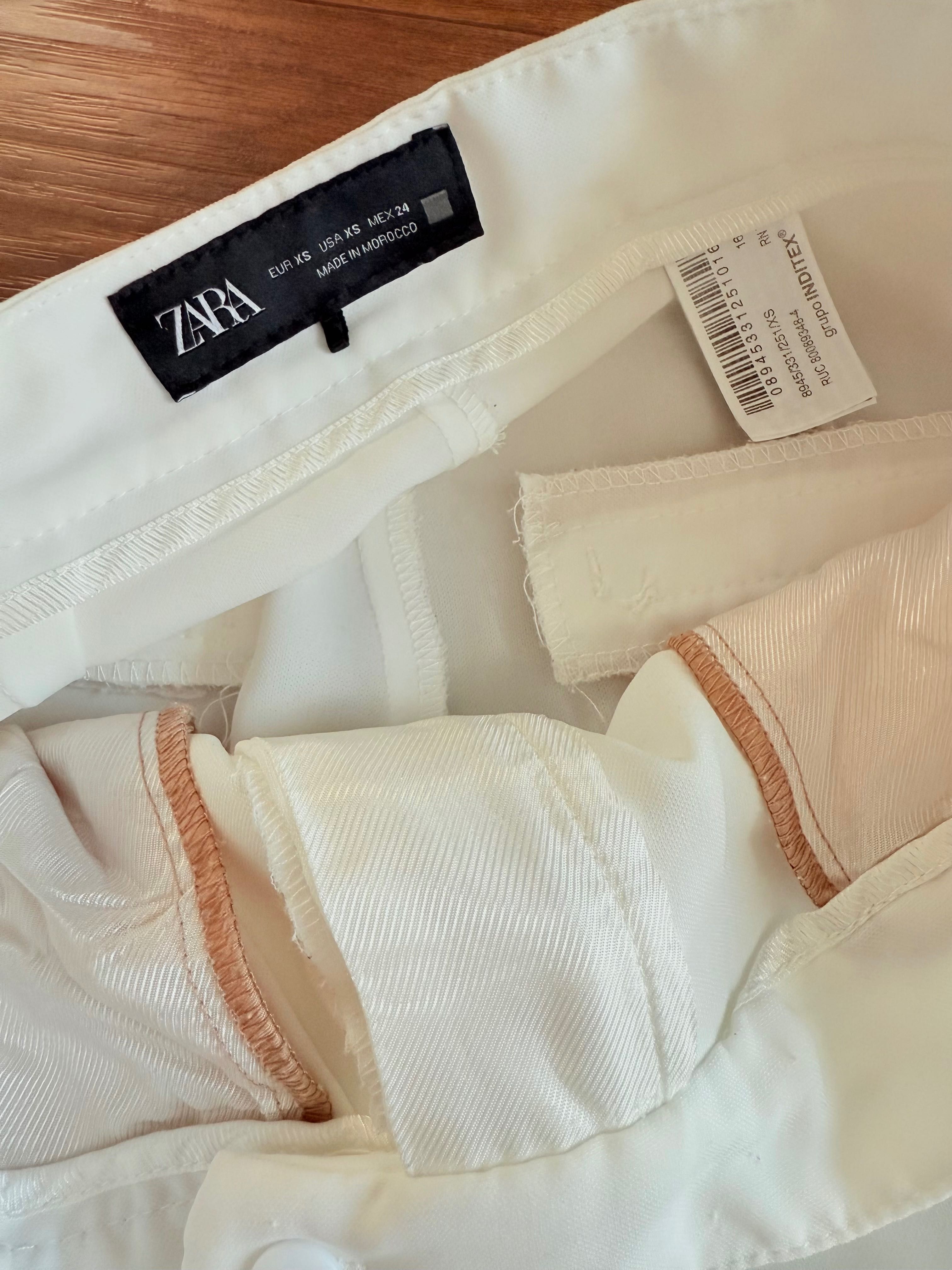 Бели класически панталони Zara