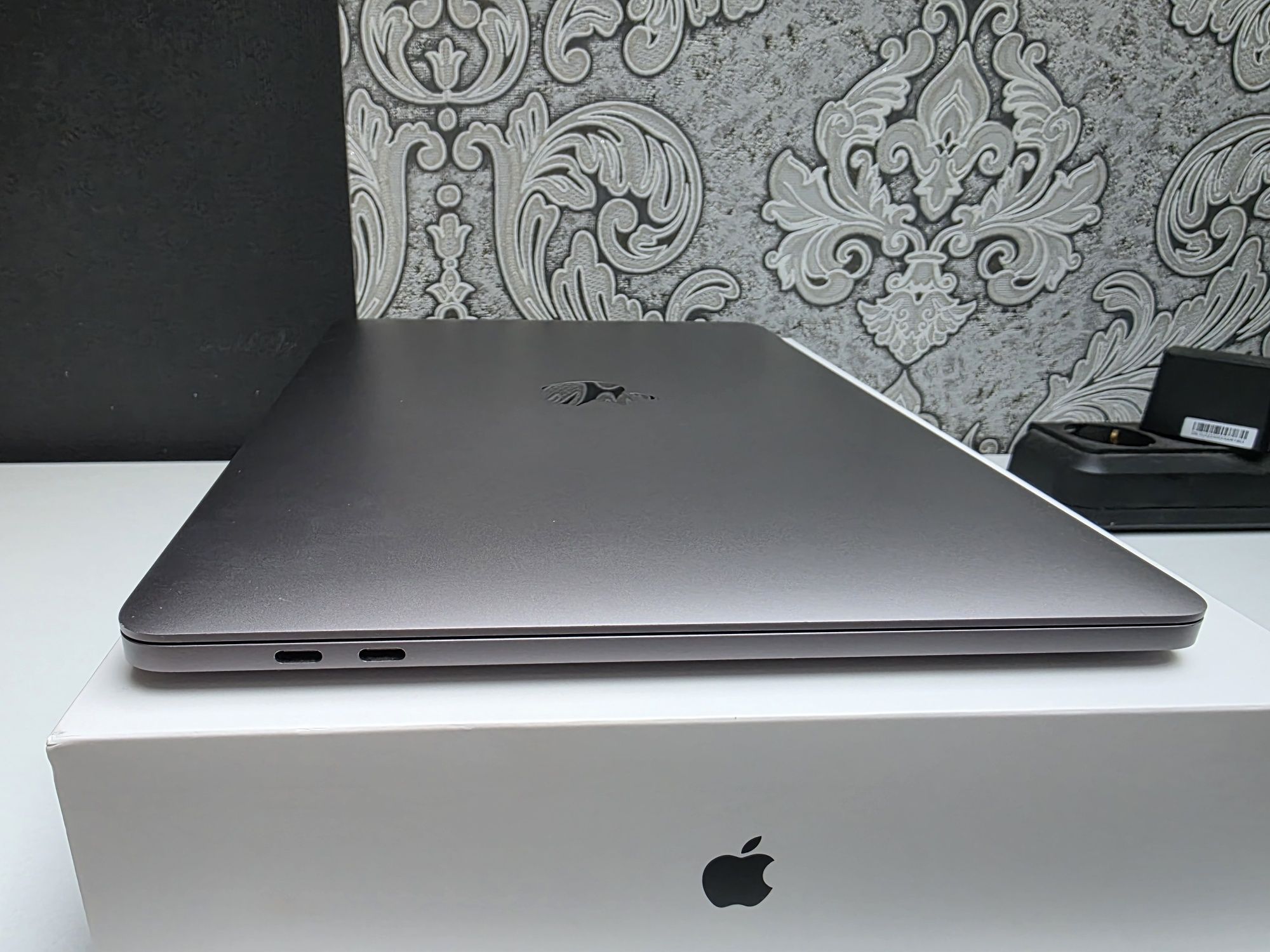 MacBook Pro 13 - inch