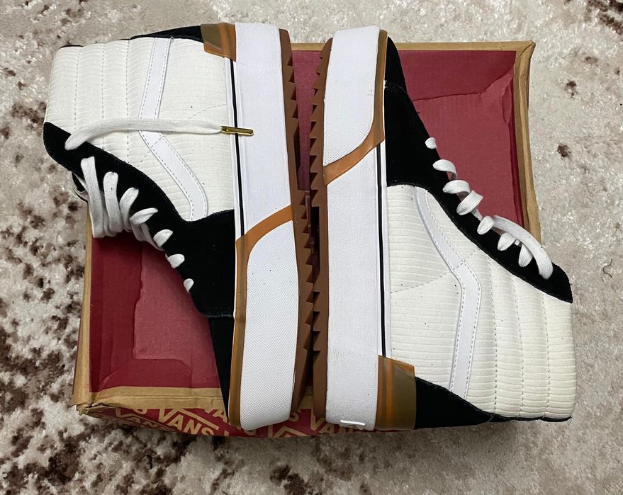 Vând ghete noi Vans mărimea 43