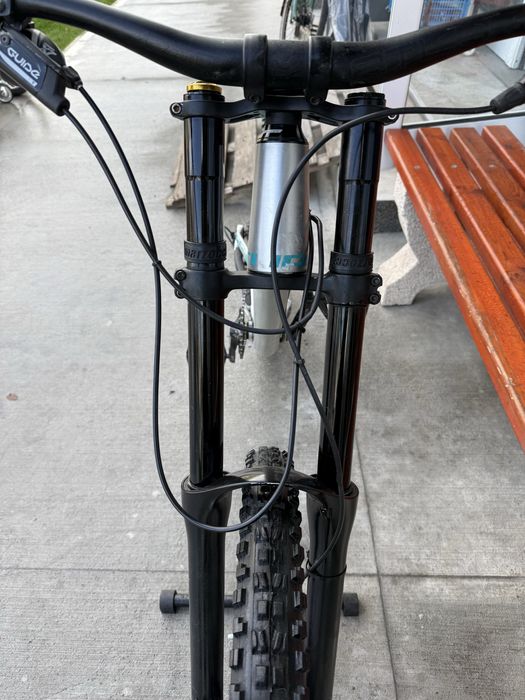 Планински велосипед Мекица Cube за скачане. 27.5/M