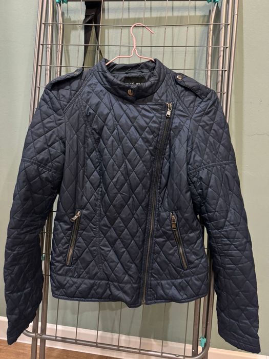 Продам куртку стеганная от incity