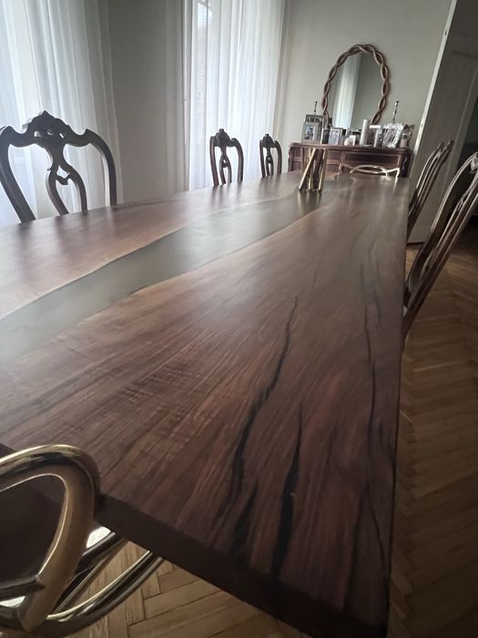 Masă - lemn masiv ( walnut wood)